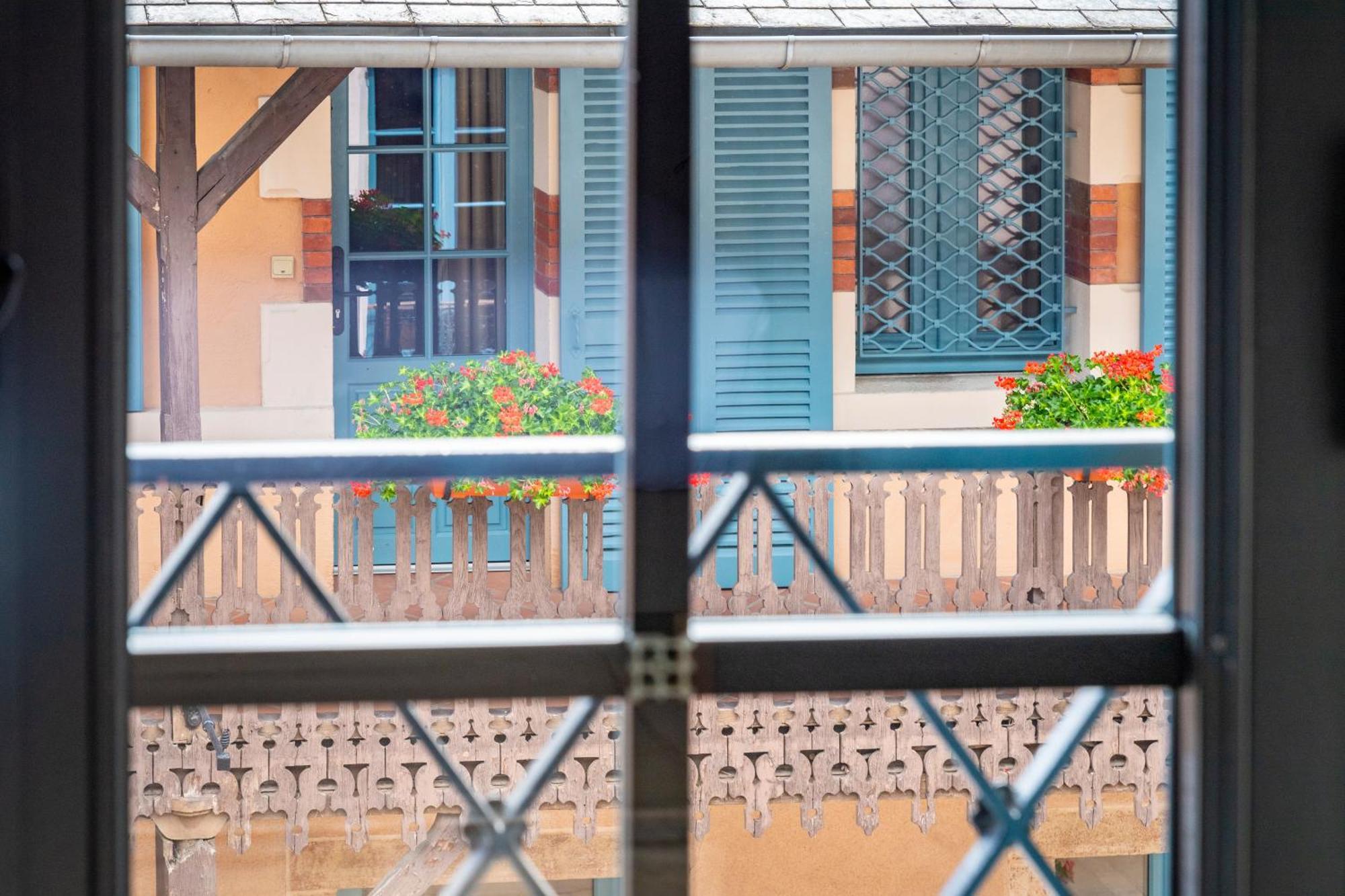 Hotel De La Poste 阿瓦隆 外观 照片