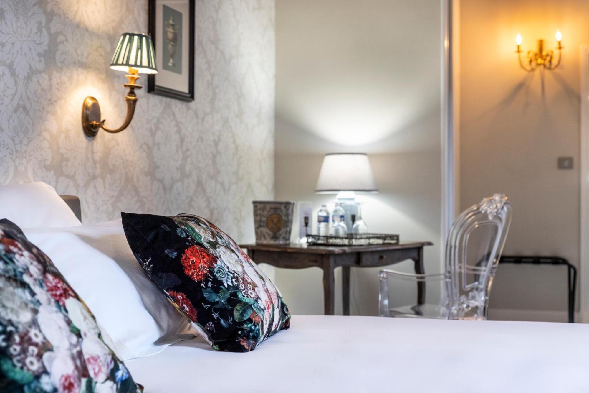 Hotel De La Poste 阿瓦隆 外观 照片