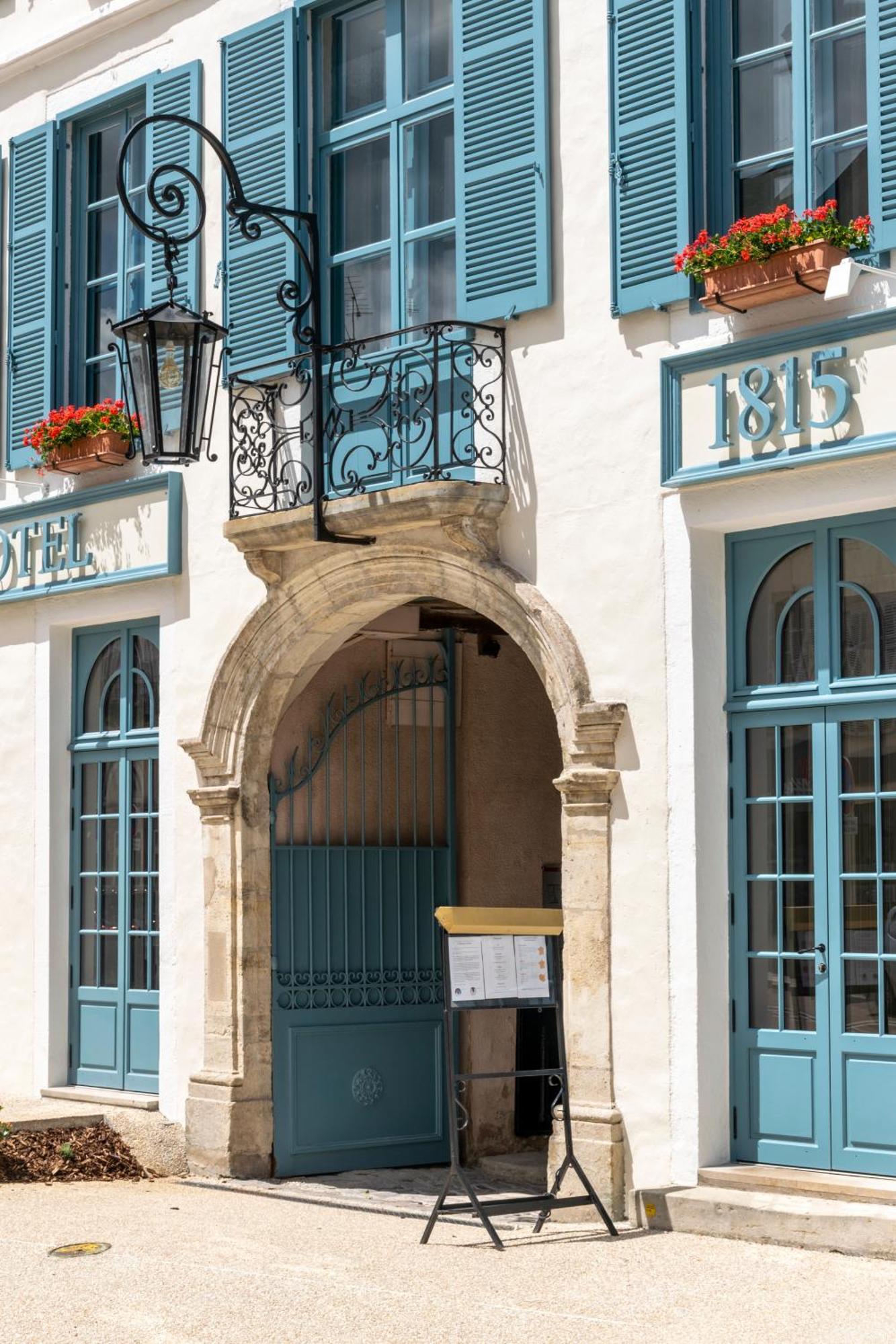 Hotel De La Poste 阿瓦隆 外观 照片